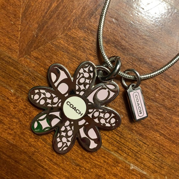 Coach flower necklace - Picture 2 of 5